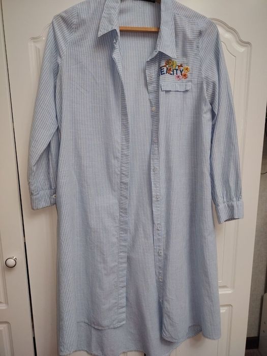 Платье-рубашка, турецкого производства.