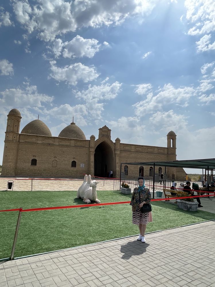 Экскурсия по святим местам в Туркестан, гид с личным авто