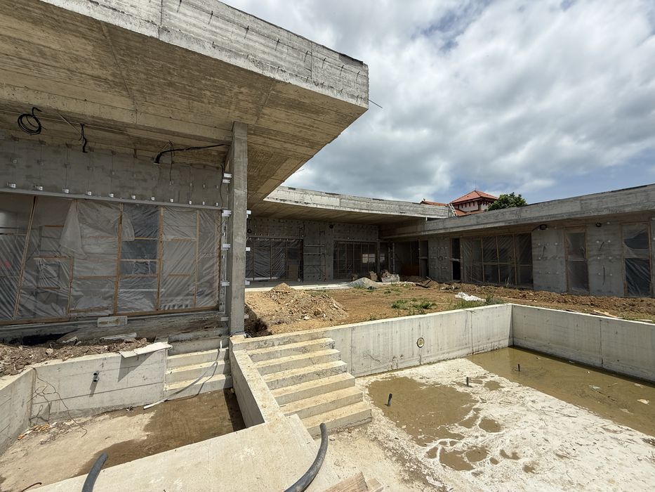 Constructii case, finisaje interioare, tencuiala mecanizata, glet