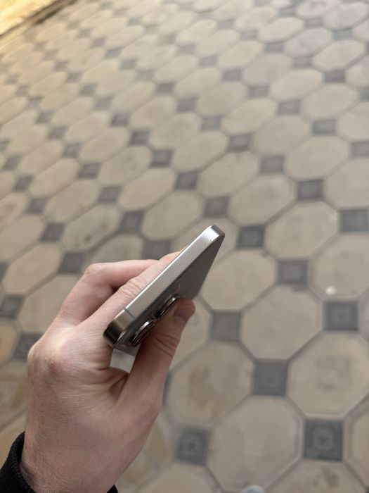 Продам iPhone 16 Pro Max