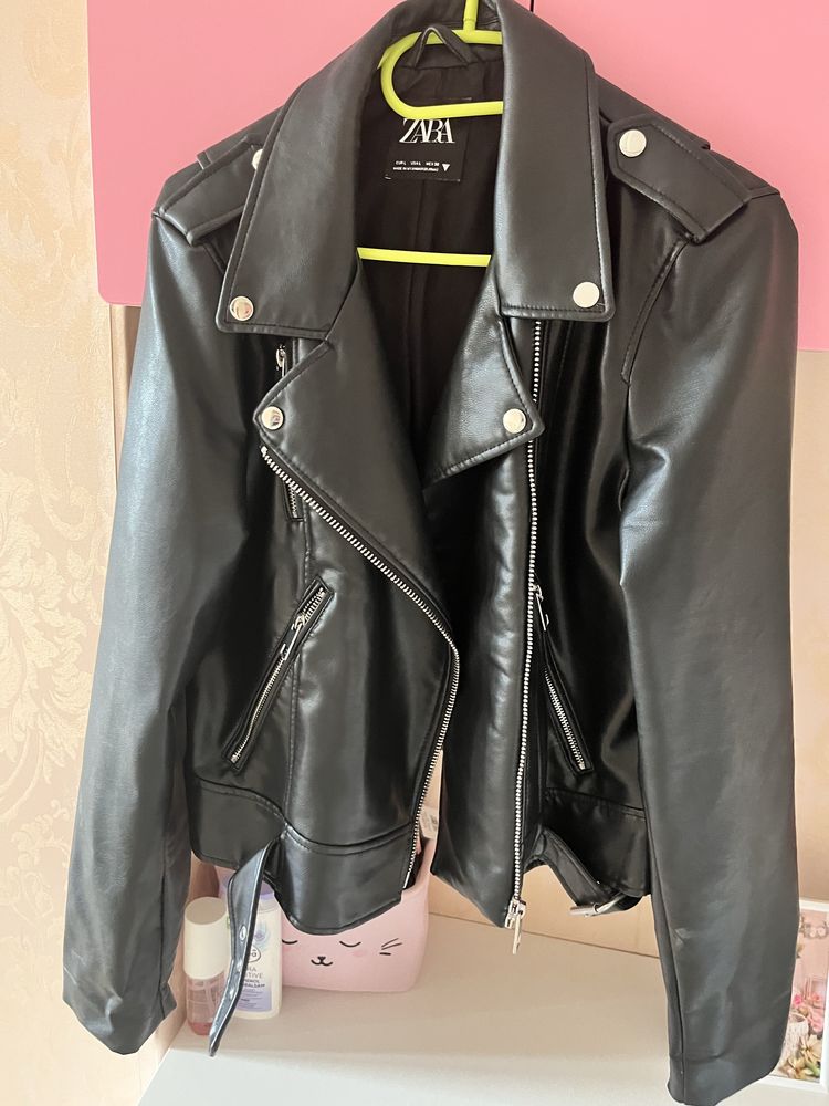 Черно кожено яке Zara от еко кожа
