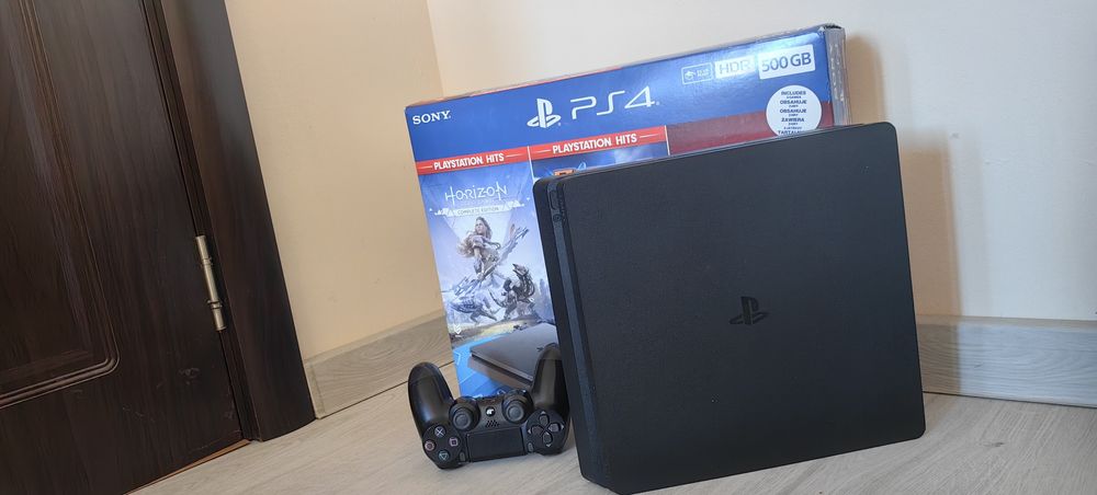 Продавам PS4 Slim (Playstation 4 Slim) + 1 контролер