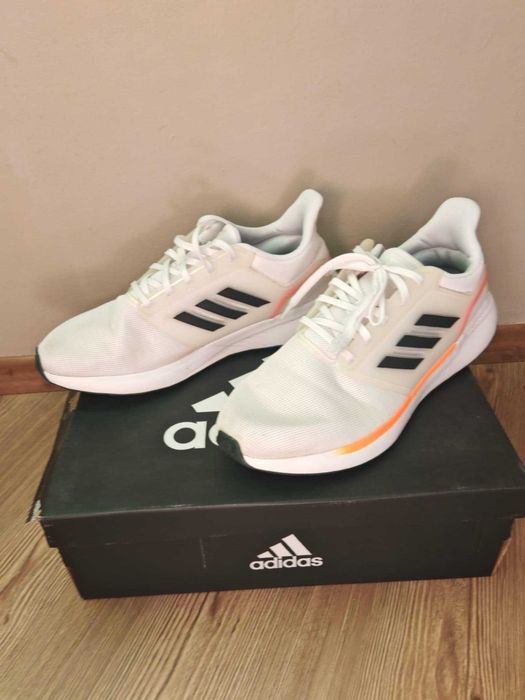 Спорни обувки adidas