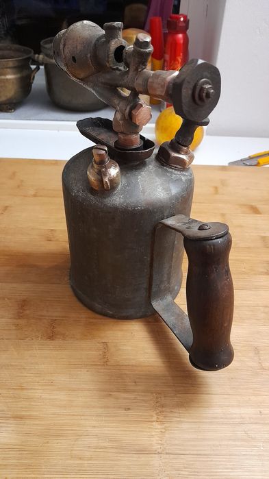 Lampa veche  benzina