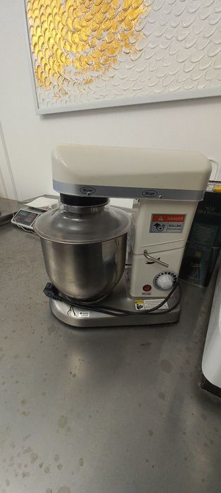 Срочно продаётся миксер + тестомес.