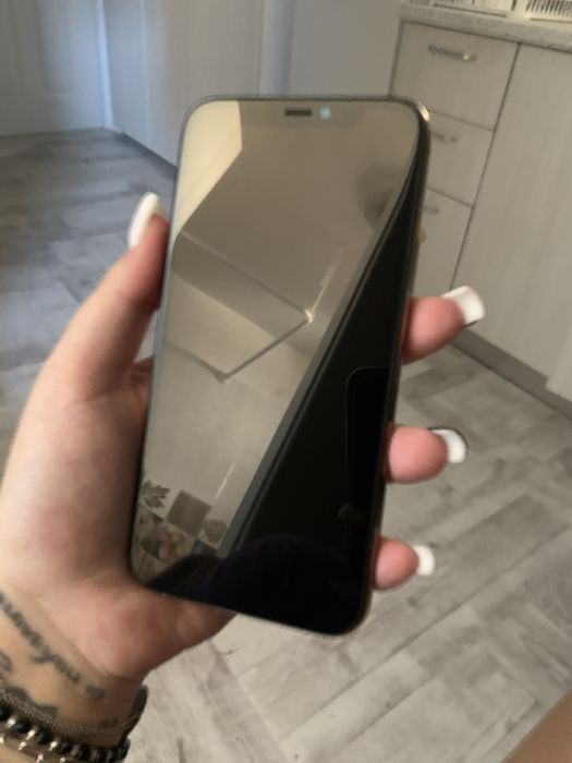 Vand iphone 11 pro gold