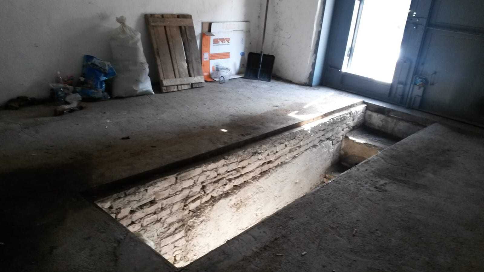Продается гараж в районе Голубые Пруды, (1-й ряд).