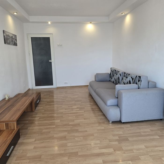 Vand apartament 2 camere zona centrala
