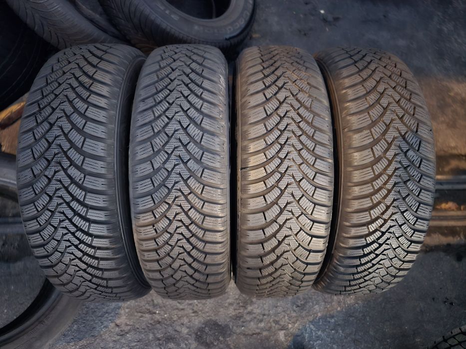 Anvelope iarna 215 65 17