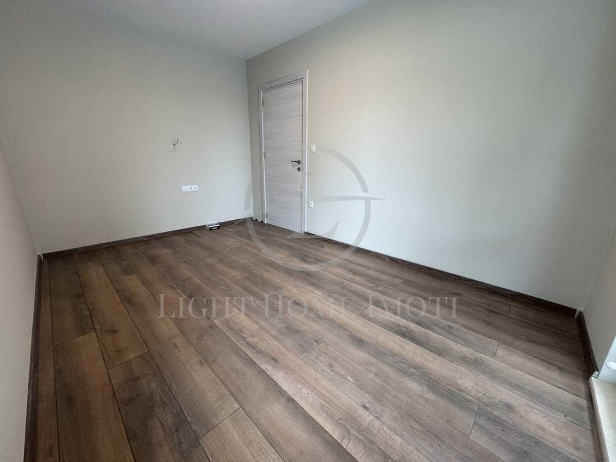 Продава се Тристаен апартамент в Пловдив, Христо Смирненски - 136 кв.м за 1434 €/кв.м - Снимка #7