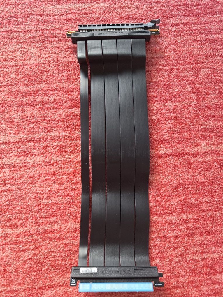 PCI-E x 16 4.0 Riser Cable