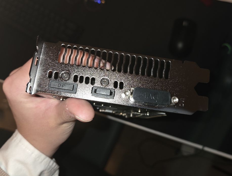 Asus phoenix GTX 1650 4GB