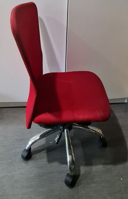 Scaun de birou din mesh rosu