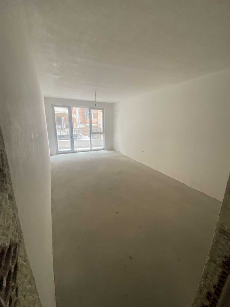 Продава се Двустаен апартамент в Пловдив, Христо Смирненски - 75 кв.м за 1096 €/кв.м - Снимка #1