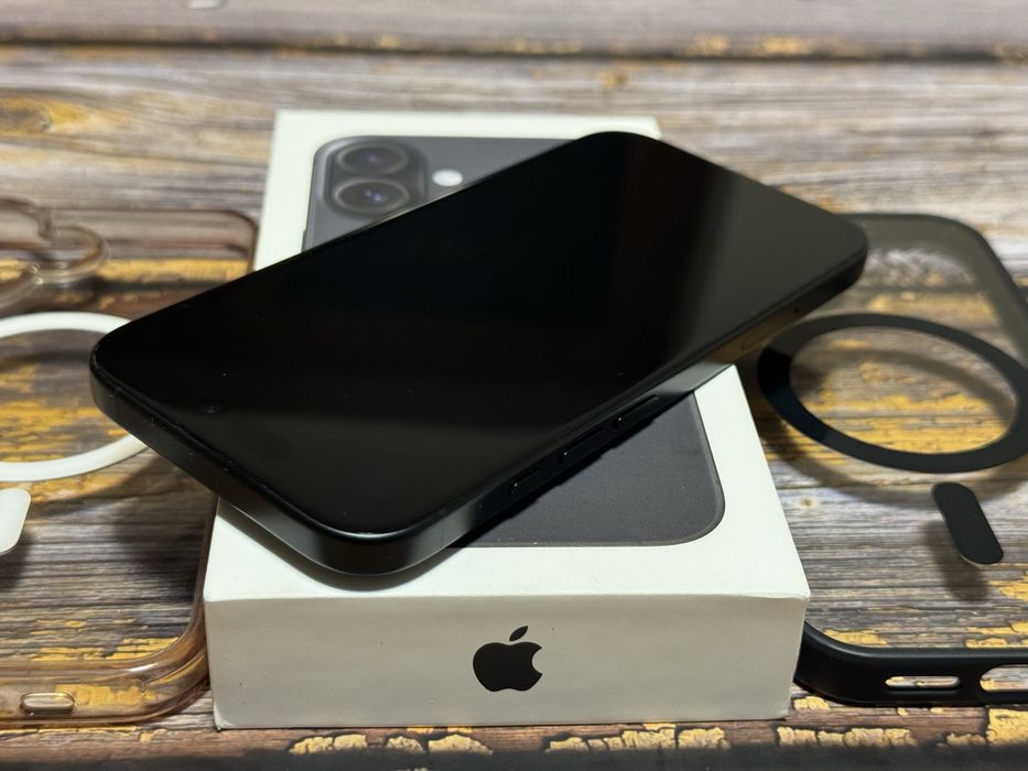 iPhone 16 Black 128GB – ca nou, garanție eMAG până în Decembrie 2026