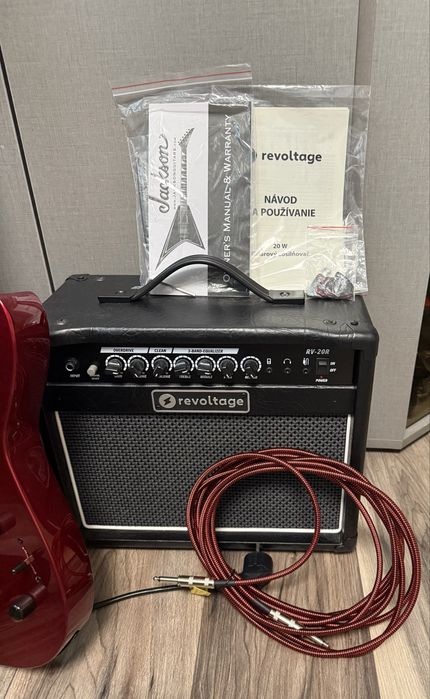 Китара Jackson JS12 с усилвател Revoultage RV-20R