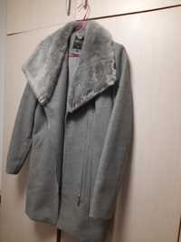 Дамско палто на марката MOHITO