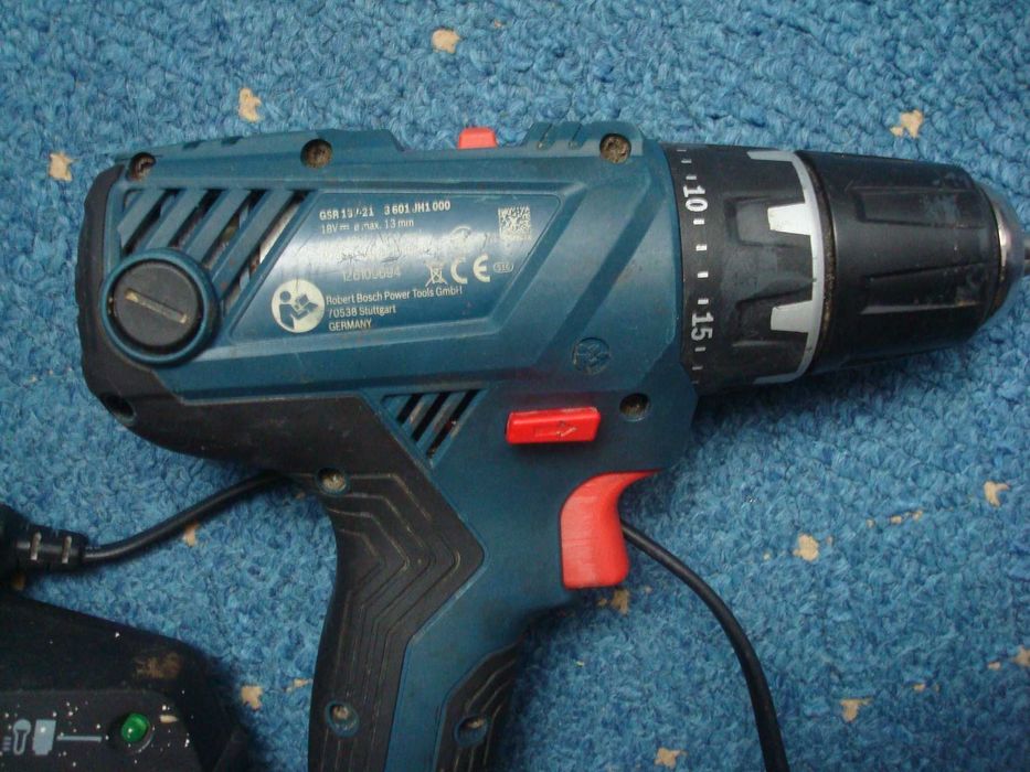 Bormasina autofiletanta  profesional  Bosch GSR-18V-21 Li-Ion completa