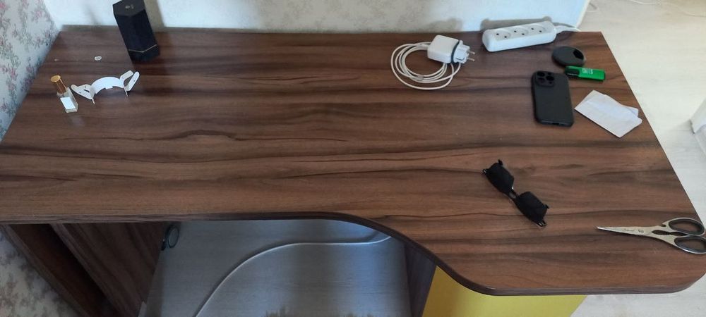 Компьютерный стол со шкафом