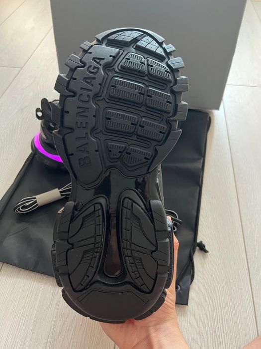 balenciaga track led