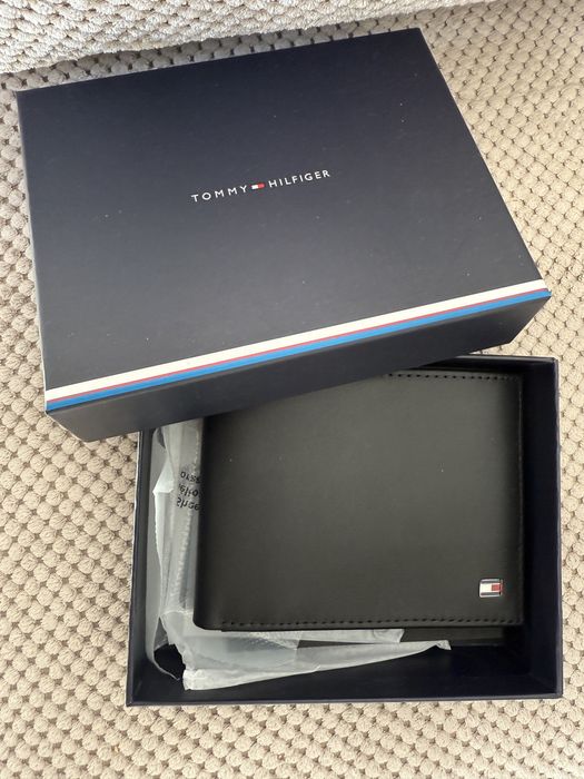 Мъжки портфейл Tommy Hilfiger нов