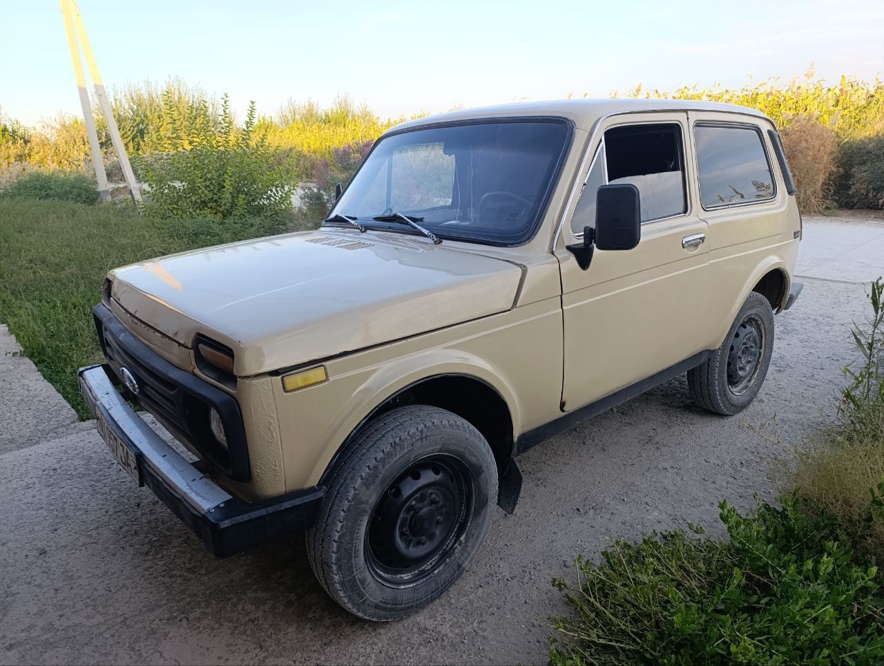 Niva 2121 Sotiladi