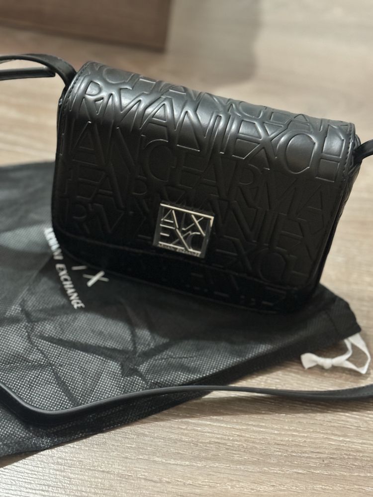 Чанта Armani Exchange