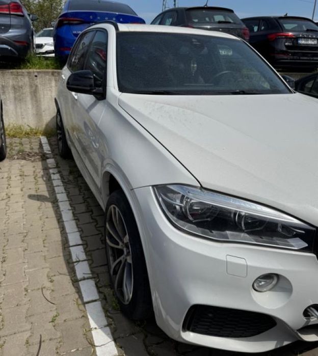 Bmw x5 alb  licitatie auto