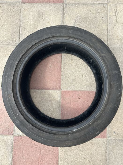 Vand 2 anvelope vara