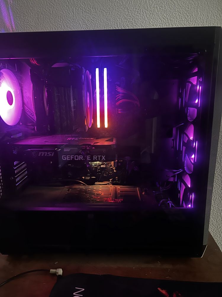 Геймърски компютър с RTX 3060 + монитор и озвучаване Logitech