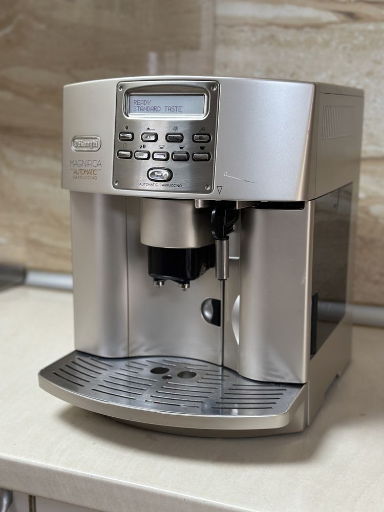 Aparat de cafea Expresor DeLonghi Magnifica Automatic Cappuccino