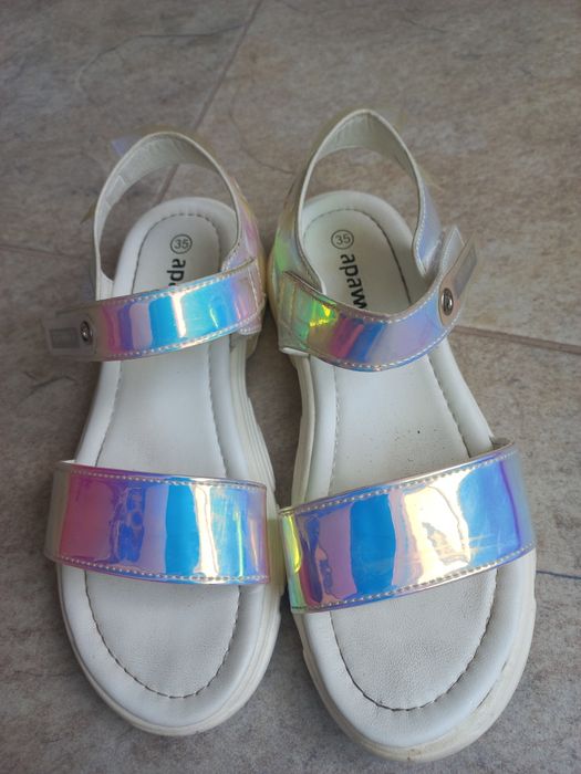Vând sandale silver fete nr.35
