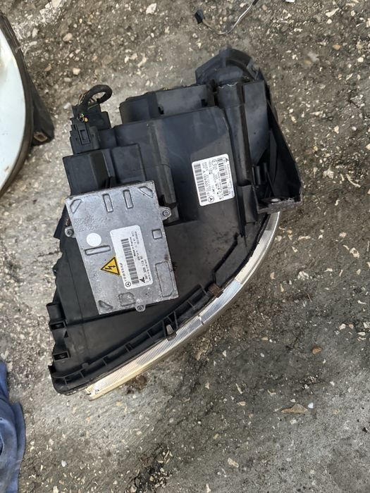 Ксенонов фар Мерцедес Б класа W245