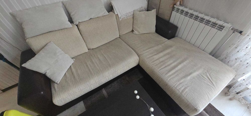 Ъглов диван за дневна
