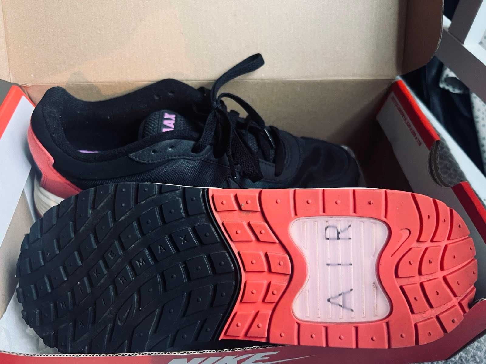 NIKE AIR MAX SOLO, чисто нови, 42 номер