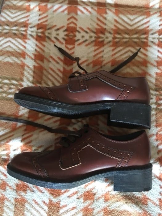 Оргинални официални Английски детски кожени обувки Clarks, Р# 34, Нови