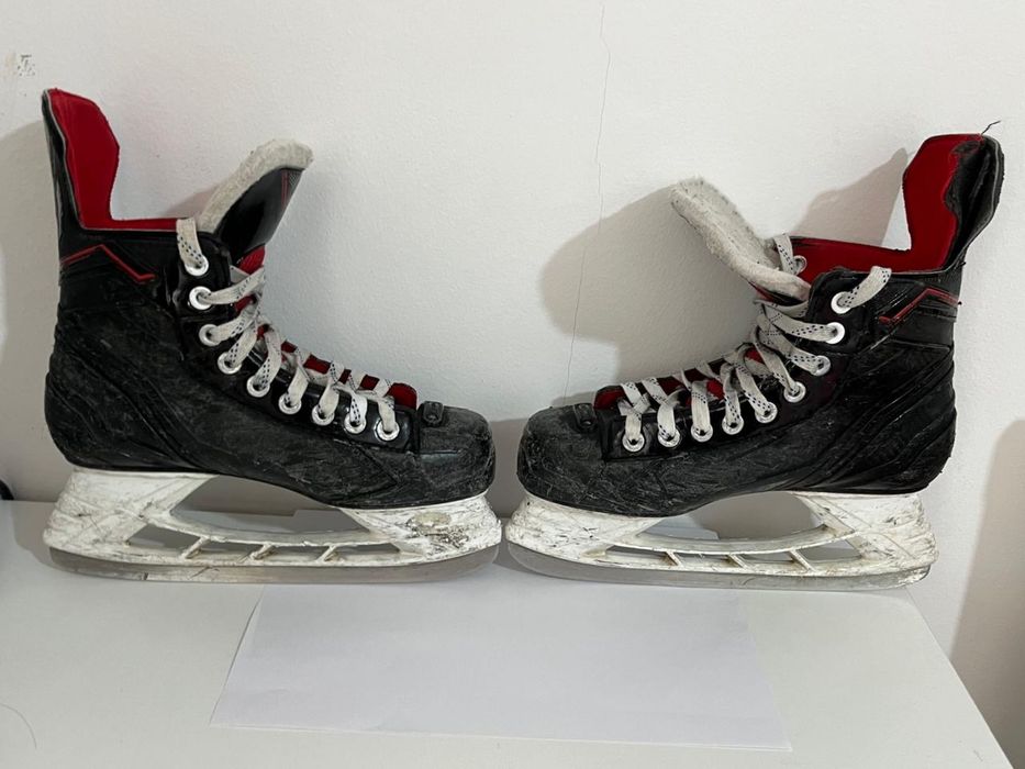 Коньки хоккейные