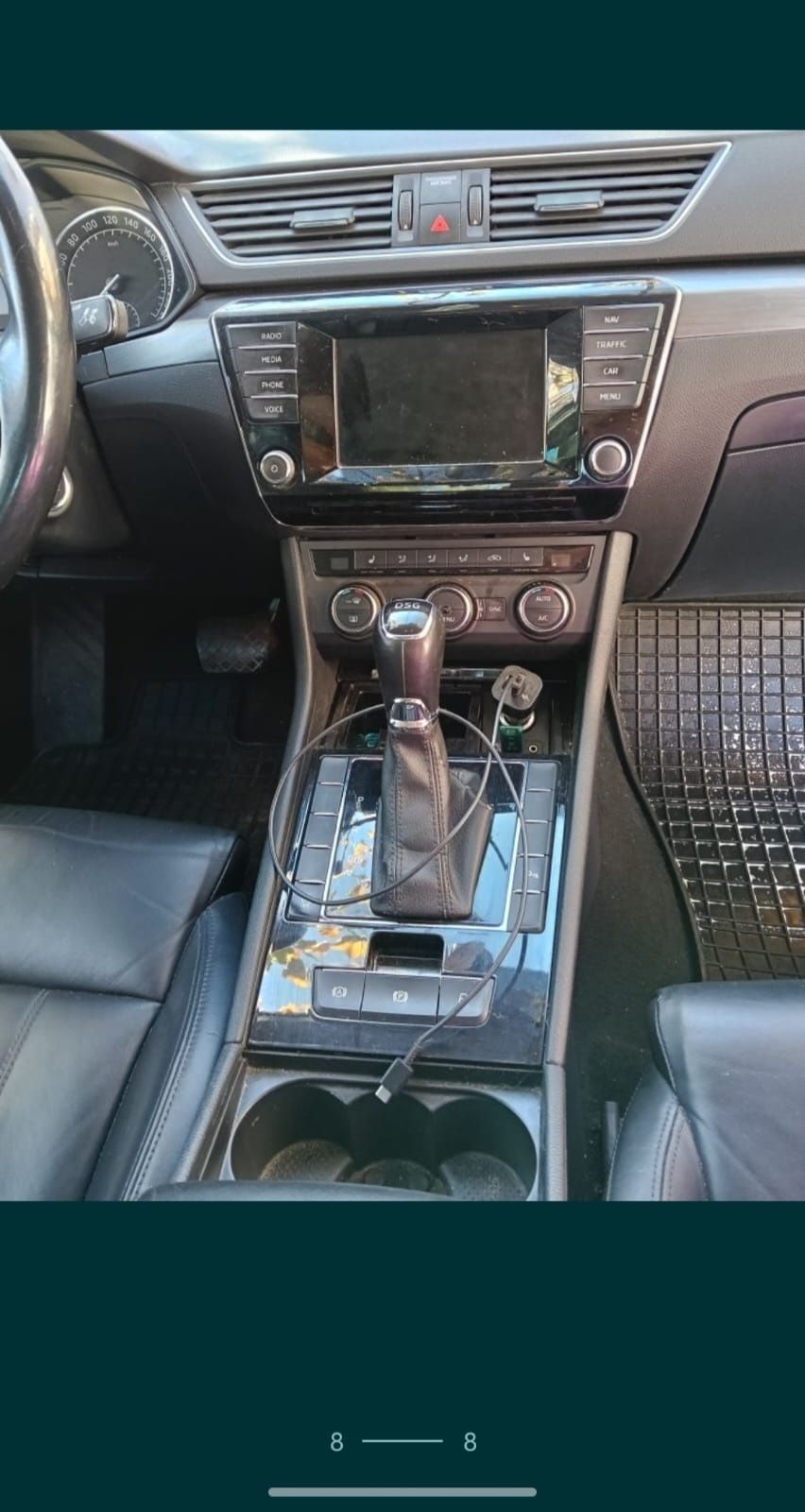 Vând mașină  skoda