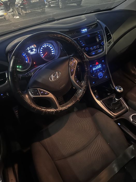 Hyundai Elantra (august 2015)