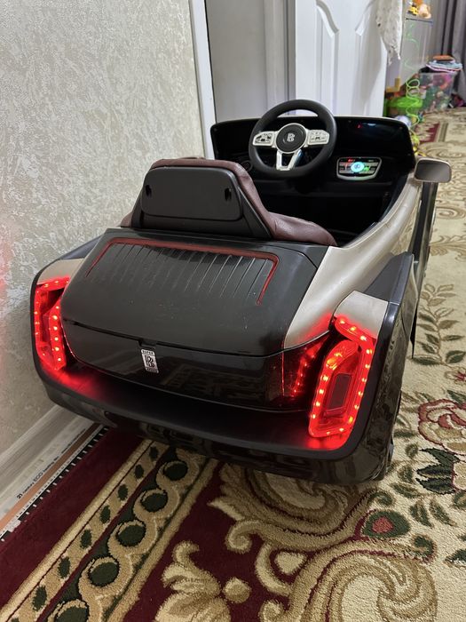 Продается детская машина Rolls-Royce