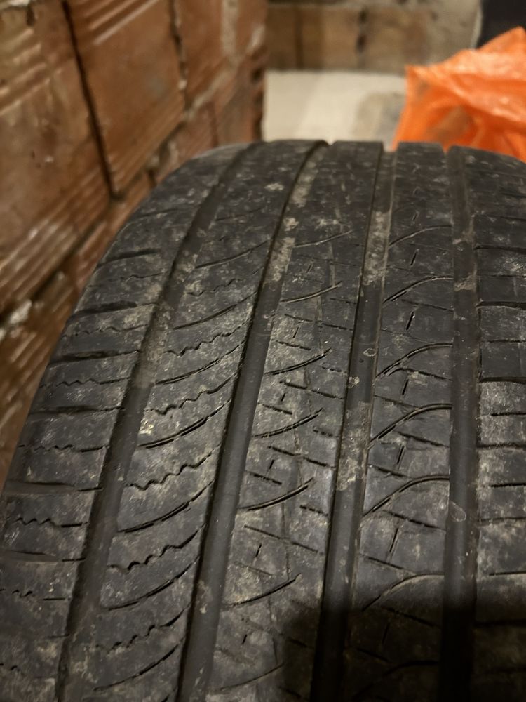 Pirelli P Zero  235/40/19 Всесезонни DOT 3320