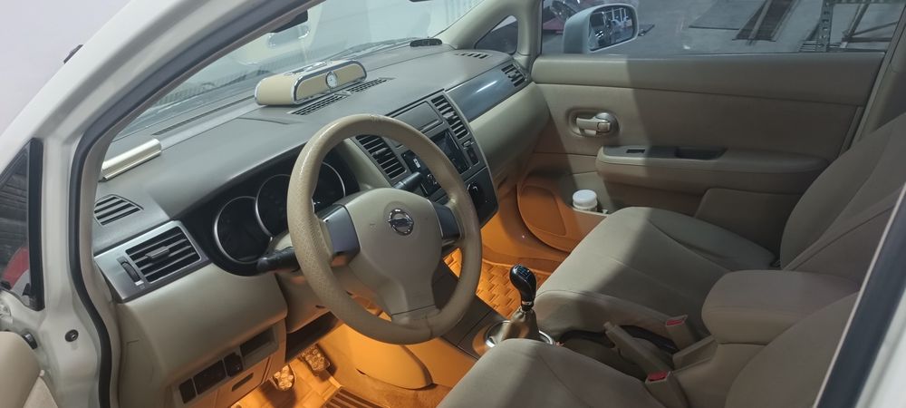 Nissan tiida  Idial