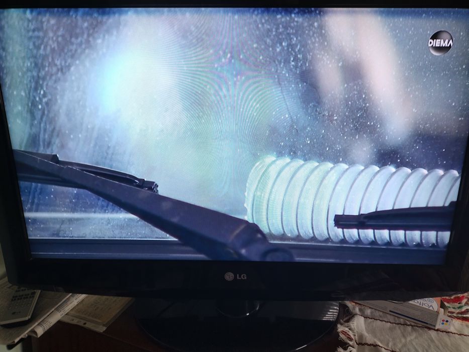LG телевизор 32 инча