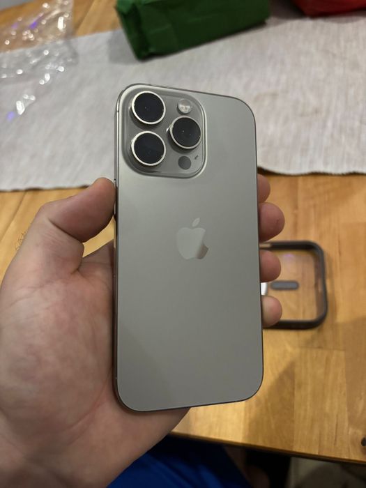 iPhone 16 Pro Natural Titanium