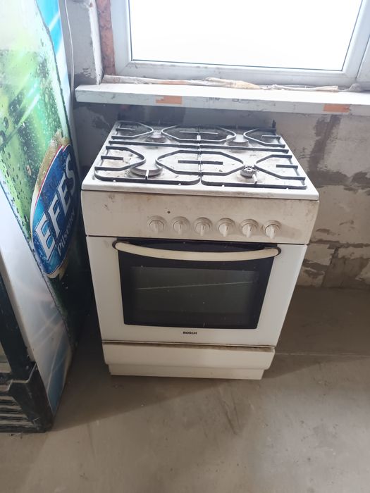 Продам газовую плиту