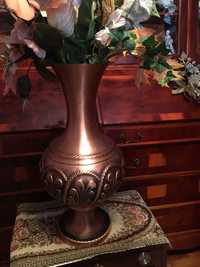 Deosebita vaza cupru, ornamente centrale deosebite, Belgia