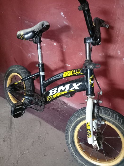 4 yoshdan 6 yoshgacha bo'lgan bolalarga böladıgan oyoq kıyımlar