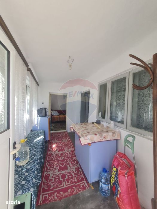 Casă cu 4 camere de vânzare in Jaristea