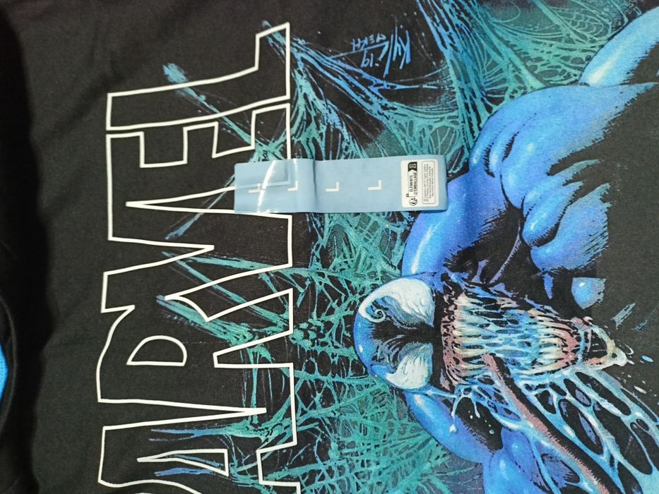 Две одинаковые  новые майки черного цвета , новые L