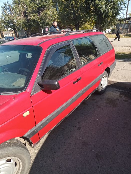 Продам фольксваген пассат универсал б3